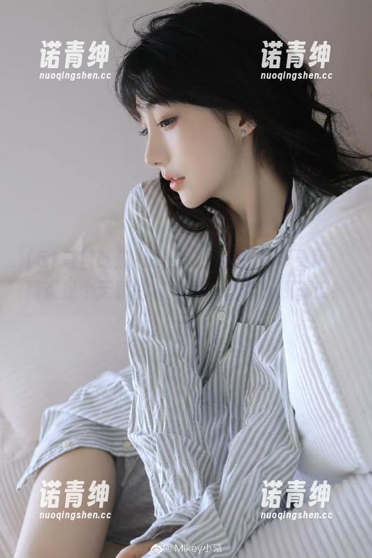 51每日吃瓜 爬上51每日吃瓜苹果版,简直是个无聊的时间洞,让你乐观看瓜!