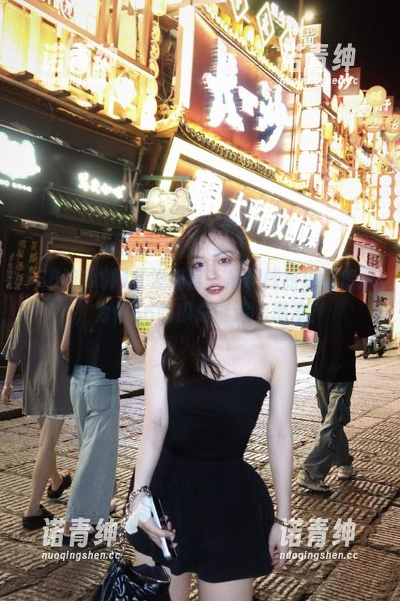 66吃瓜 网红发错言,黑料线路迅速传播,为何66吃瓜总能追上潮流?