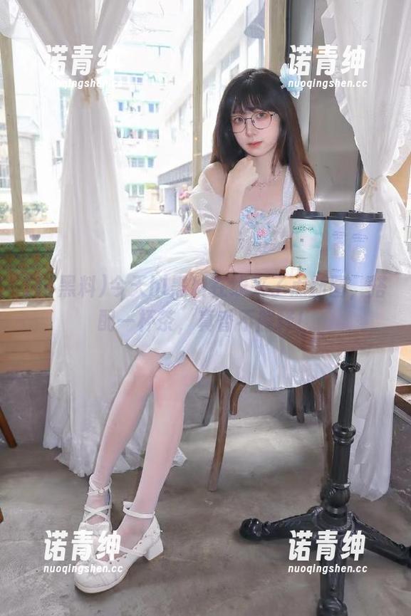 hl黑料 今天hl黑料在线来了点新图,搭配一杯茶,真香不解释!