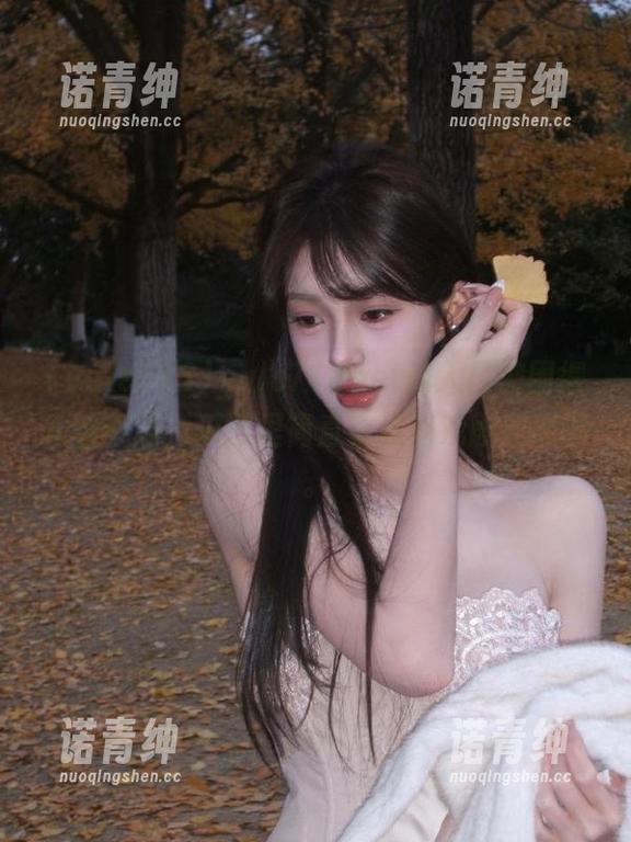 yule718net的入口被围得水泄不通，瓜田里简直交织着戏剧和阴谋。