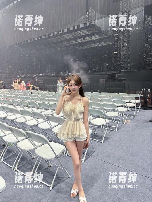 五一吃瓜”：“又是娜娜的新高度，点链接感受吧！