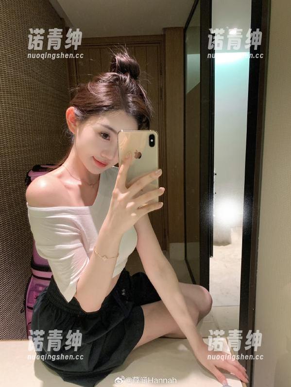 五一吃瓜网的视频让我着迷，官网入口的设计又让我一头雾水，这组合太奇妙了！