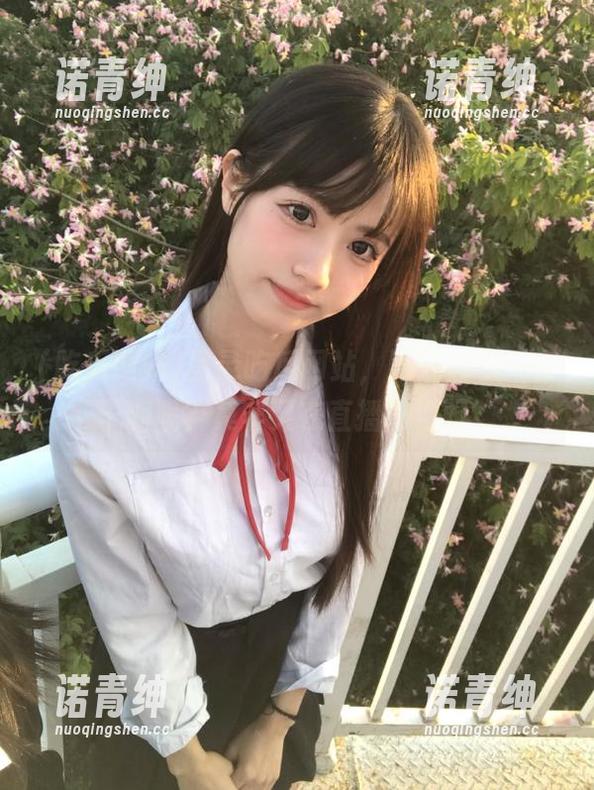 吃瓜网站 登录吃瓜网站,网红们今天在干嘛呢?莫非又在直播吃泡面?