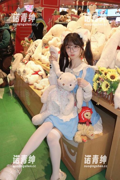 在线围绕“吃瓜黑料”畅聊，看得我小心脏扑通扑通的，这瓜好劲爆！