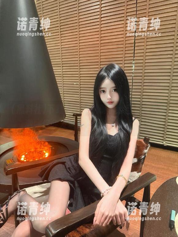 下载黑料社，偶尔给自己点儿刺激，你会发现生活不止眼前苟且！